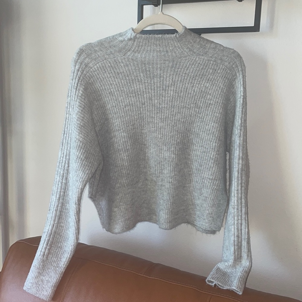 Mock neck grey sweater